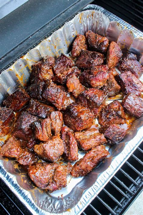 May 11, 2023 · Drizzle the meat with oil and sprinkle with the dry rub. Stir or use your hands to evenly coat the meat with the seasoning mix. Smoke the roast at 250 degrees F for 1-1.5 hours until the internal temperature reaches 165 degrees F. Spritz after the first hour, every 15-30 minutes to help maintain moisture and build bark.. Poor man%27s burnt ends oven recipe